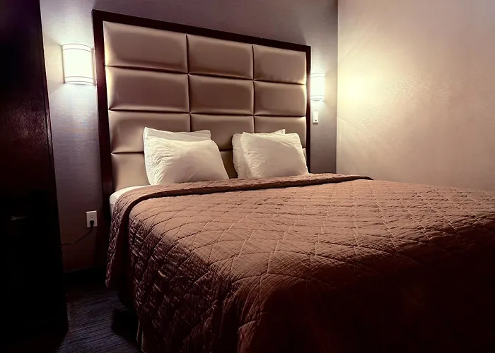 Umbrella Hotel Bronx